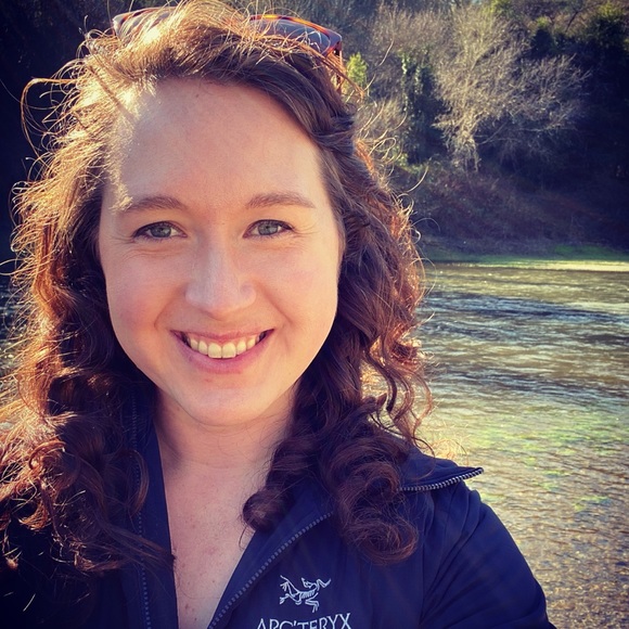 Hi! I’m your friendly Posher, Melissa 🌳 - Picture 10 of 10